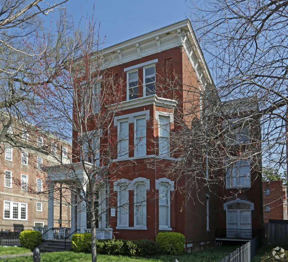 Foto del edificio - 2 E Franklin St