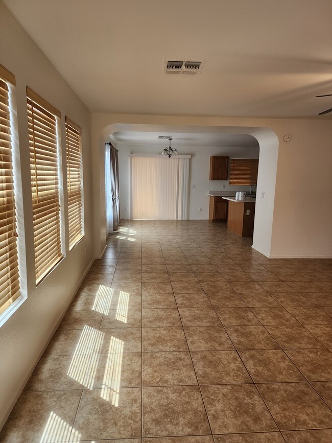 Building Photo - 13514 E Diablo Creek Dr