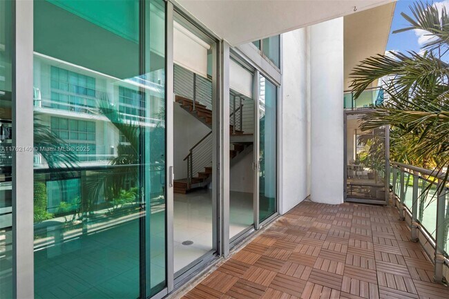 Foto del edificio - 350 S Miami Ave