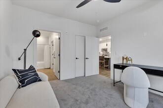 Building Photo - Leawood Village Apartments
