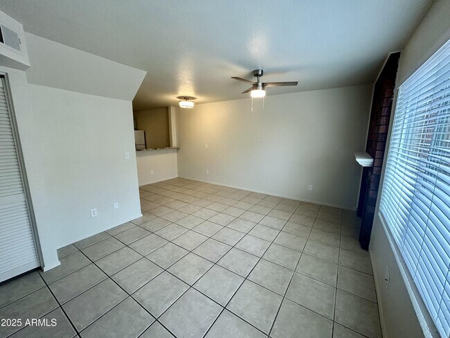 Foto del edificio - 510 N Alma School Rd