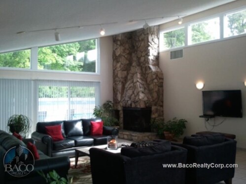 Foto del edificio - 1309 Sutters Mill Ln