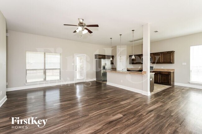 Foto del edificio - 15635 Gatsby Ln