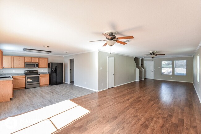 Building Photo - Move In Ready!!