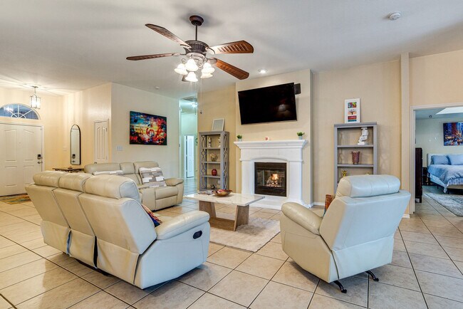 Foto del edificio - 7807 Raton Ridge Ln
