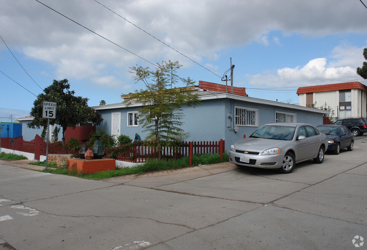 Primary Photo - 112 Sellsway St