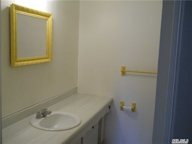 Building Photo - 22 College Dr