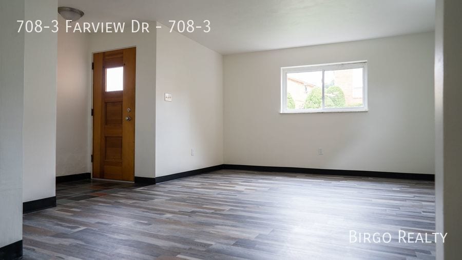 708 Farview Dr Unit 7083, Greensburg, PA 15601 Room for Rent in