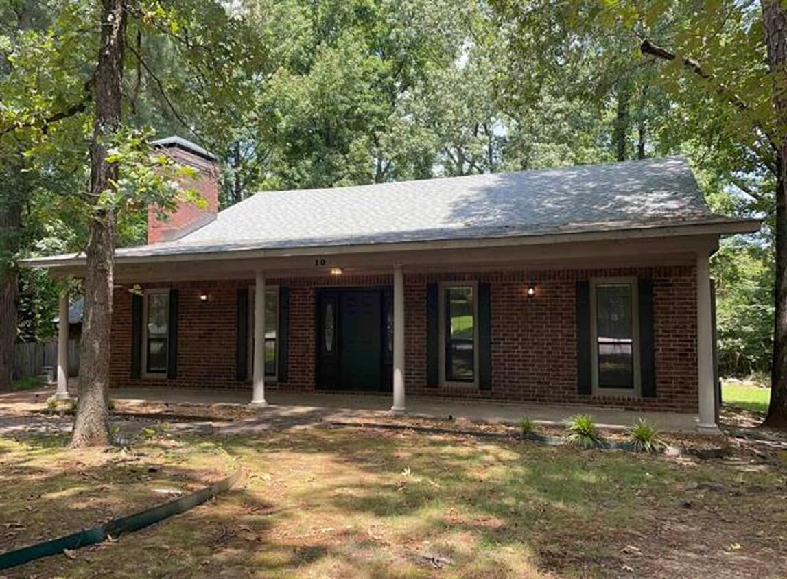 Primary Photo - Maumelle Luxury Riverland Home