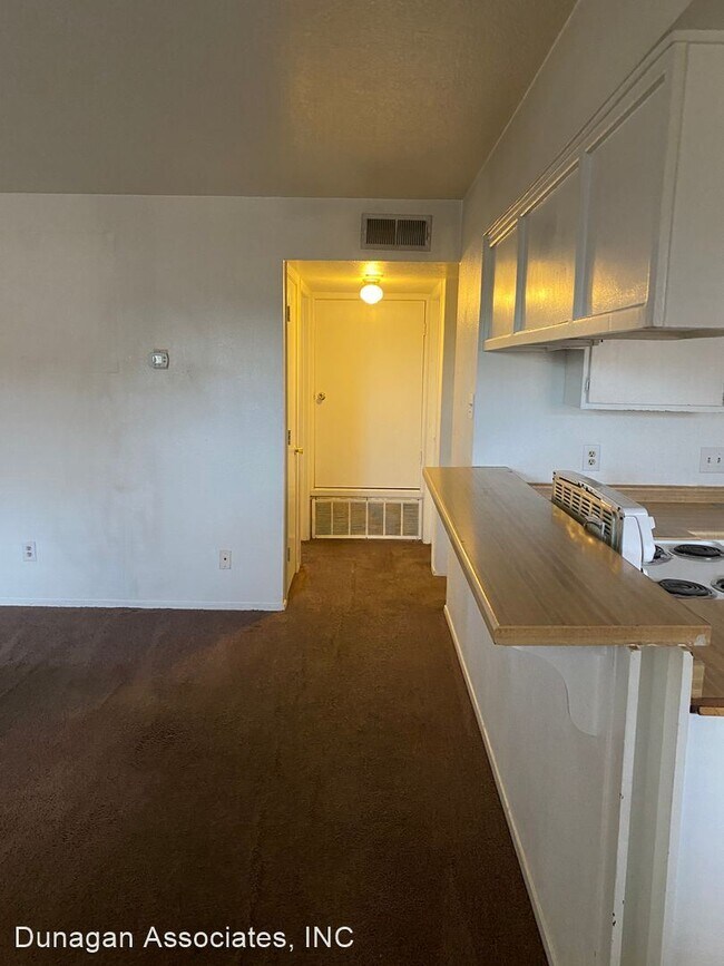 Building Photo - 2 br, 1 bath House - 1113 W. McKay St unit C