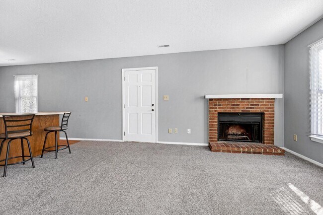 Building Photo - 1501 Mary Frances Place Unit D
