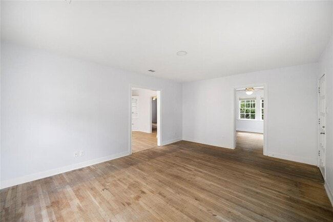 Building Photo - 3227 Tampa St