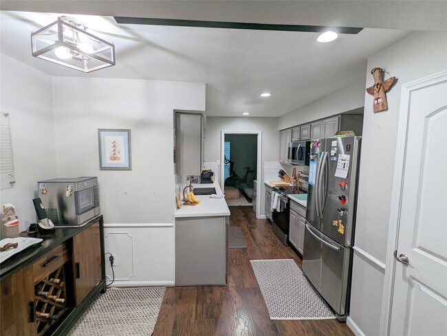 Foto del edificio - 13374 Trail Hollow Dr