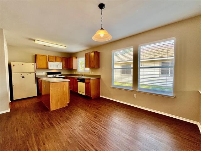 Foto del edificio - 2200 Lookout Ln