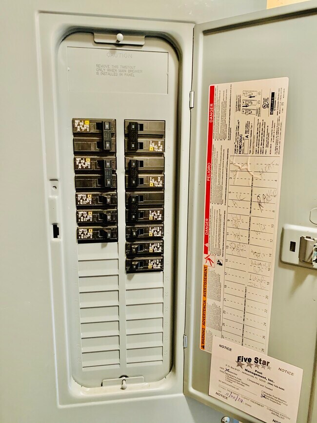 Foto del edificio - 4657 Colchester Rd