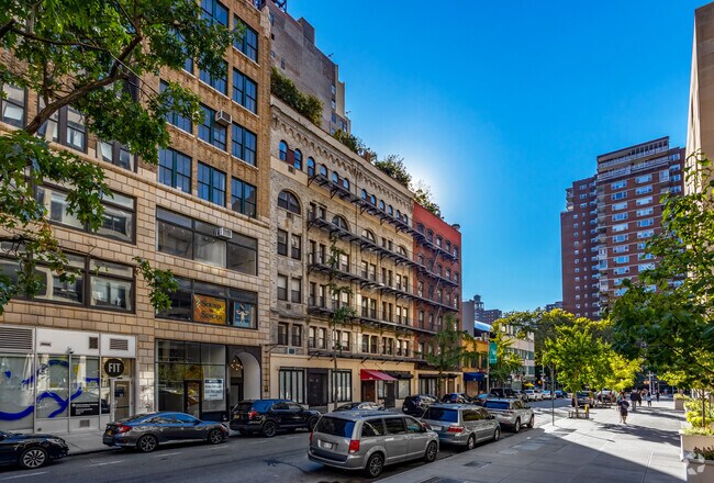 Foto del edificio - 244-252 W 27th St