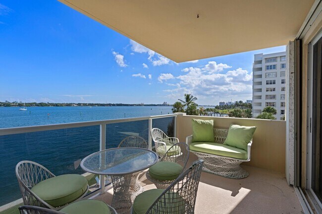 Building Photo - 2800 N Flagler Dr