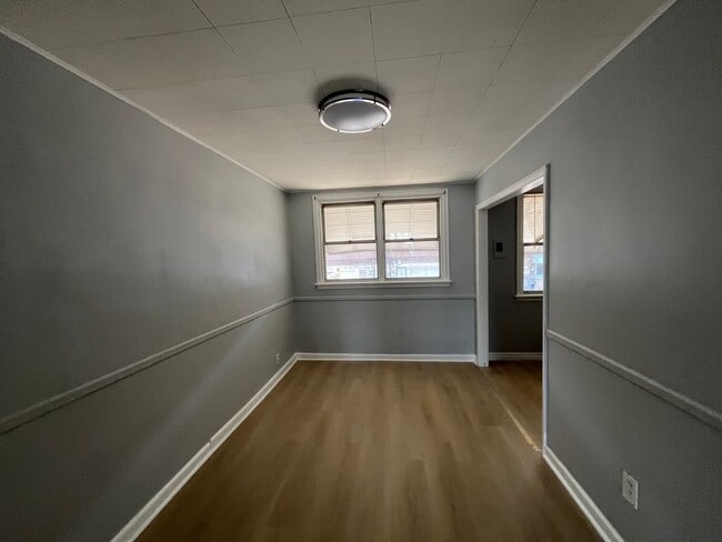 Building Photo - 6323 Crafton St