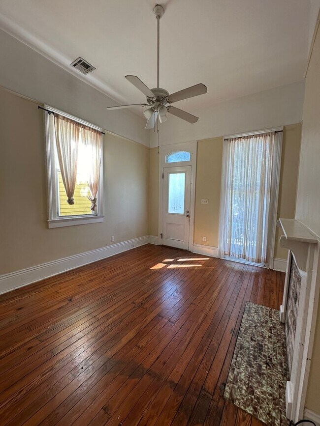 Building Photo - 312-314SClark