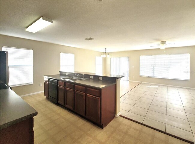 Foto del edificio - 4612 Caverns Dr