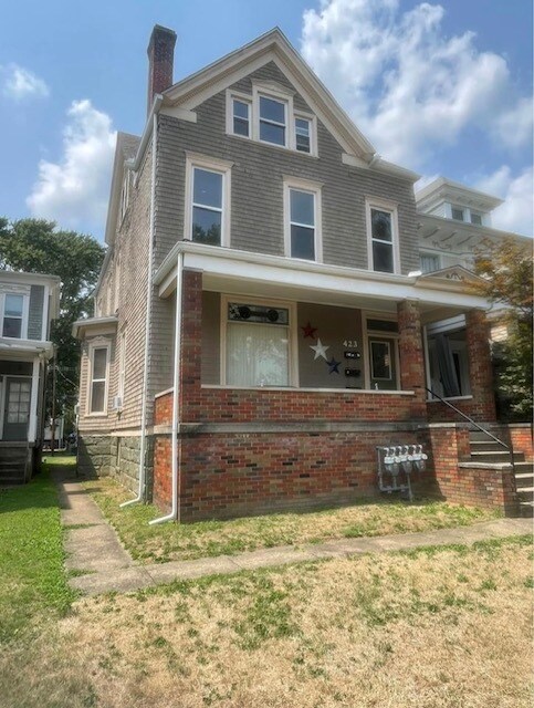 Primary Photo - 423 N Front St