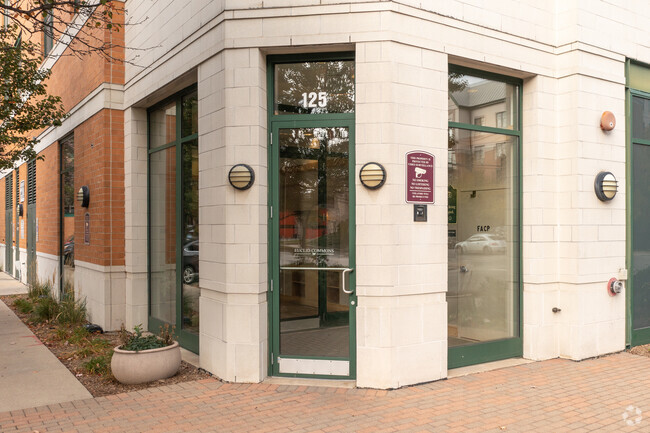 Entrada - Euclid Commons