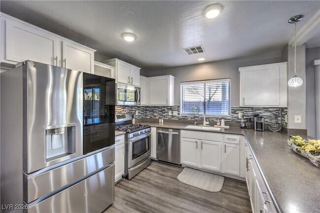 Foto del edificio - 9062 Mackanos Ave