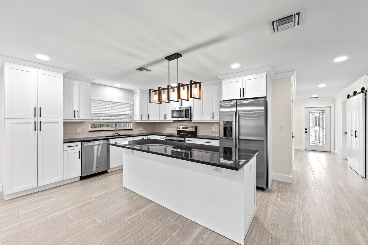 Primary Photo - Naples Park - 3 Bedroom, 2 Bathroom - Annu...