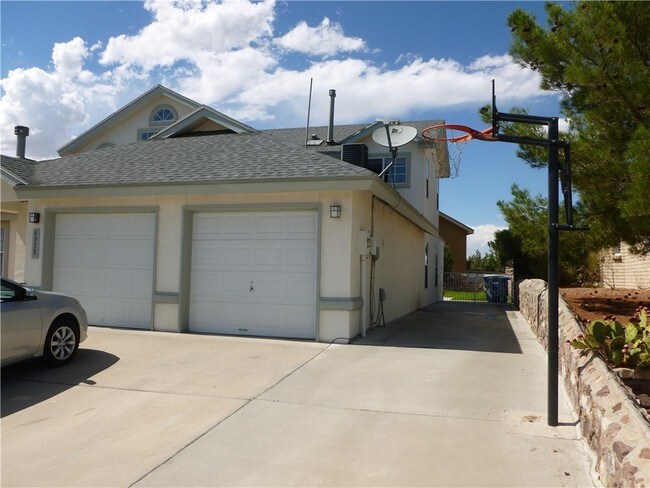 Building Photo - 6925 Pearl Ridge Dr