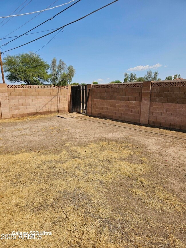 Building Photo - 1407 E Del Rio Dr