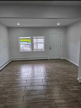Building Photo - 515 Monges St