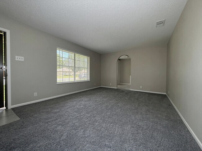 Building Photo - 3113 Northridge Dr