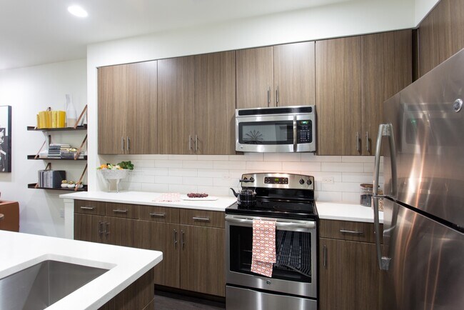 Building Photo - Trendy Studio Apartment: Your Urban Oasis ...