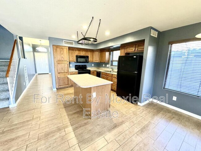 Building Photo - 21737 Kirkland Dr