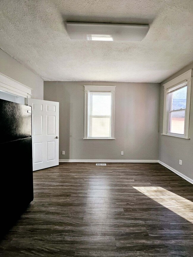 Photo - 2422 Warren St House