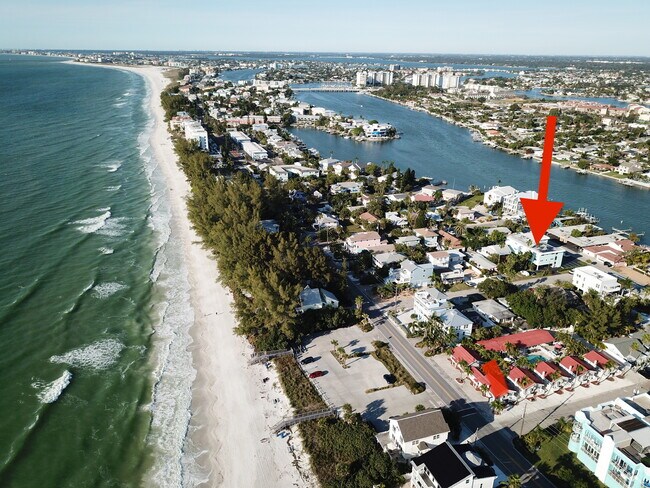 Foto del edificio - 8200 Bayshore Dr