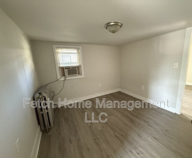 Building Photo - 243 S 10th St
