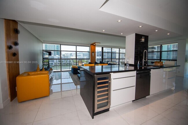 Foto del edificio - 600 Parkview Dr