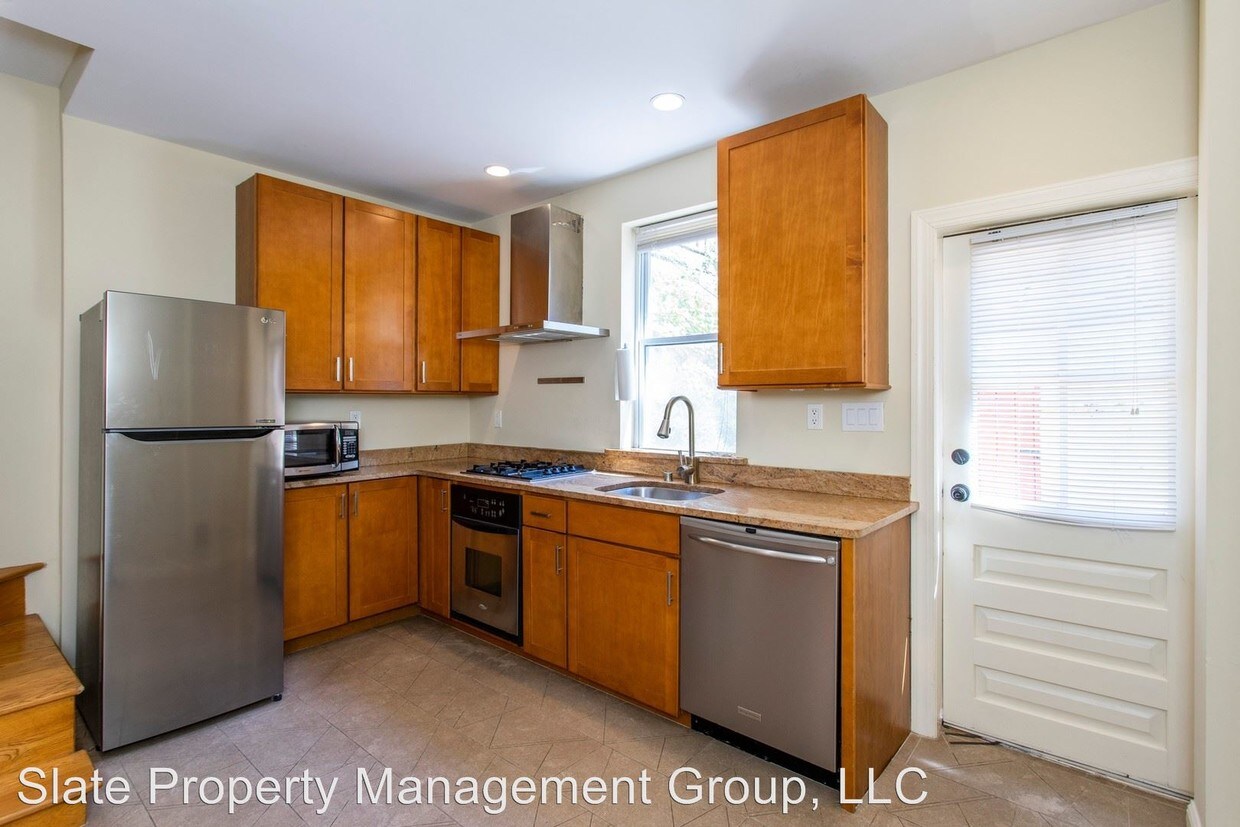 Primary Photo - 3 br, 1 bath House - 743 S Darien Street