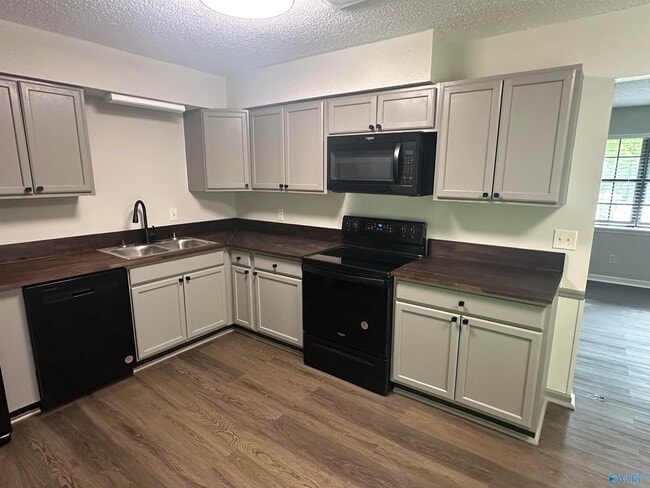 Foto del edificio - 6219 Maywick Dr NW