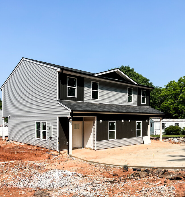 Building Photo - 203 Johnson Cir