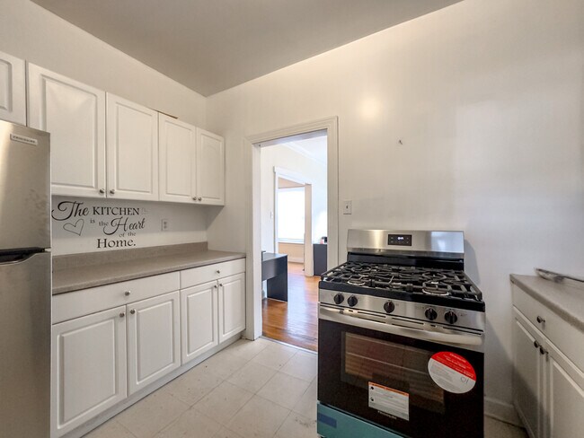 Foto del edificio - 4400 N Winchester Ave
