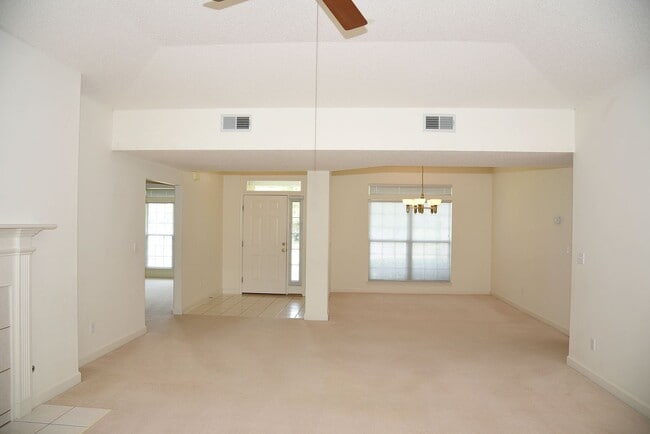 Foto del edificio - 4 bedroom in Parkwood Estates!