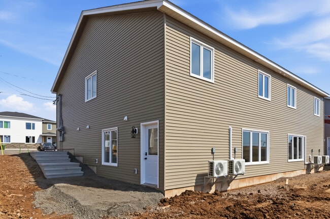 Building Photo - 276 Maccoun St