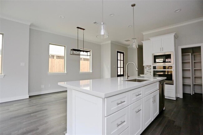 Foto del edificio - 513 W Bell St