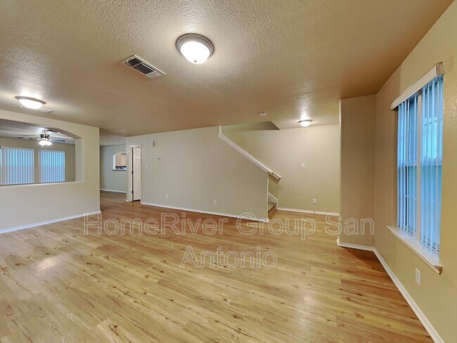 Building Photo - 447 S Water Ln