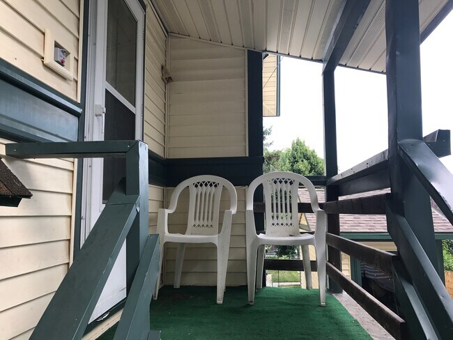 Foto del edificio - 427 W Pleasant St