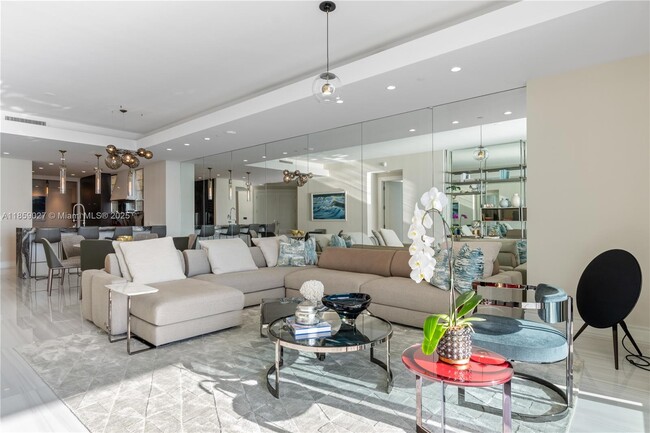 Foto del edificio - 17901 Collins Ave