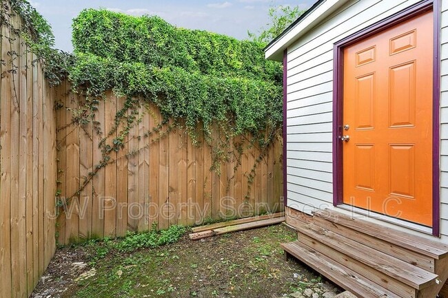 Photo - 2120 New Orleans St House