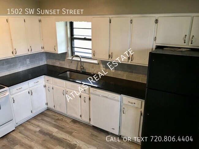 Foto del edificio - $200 off first month! Adorable, spacious 3...